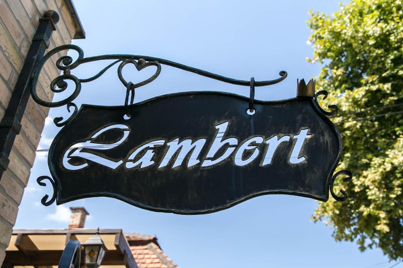 Lambert Hotel Berehove  Exterior photo
